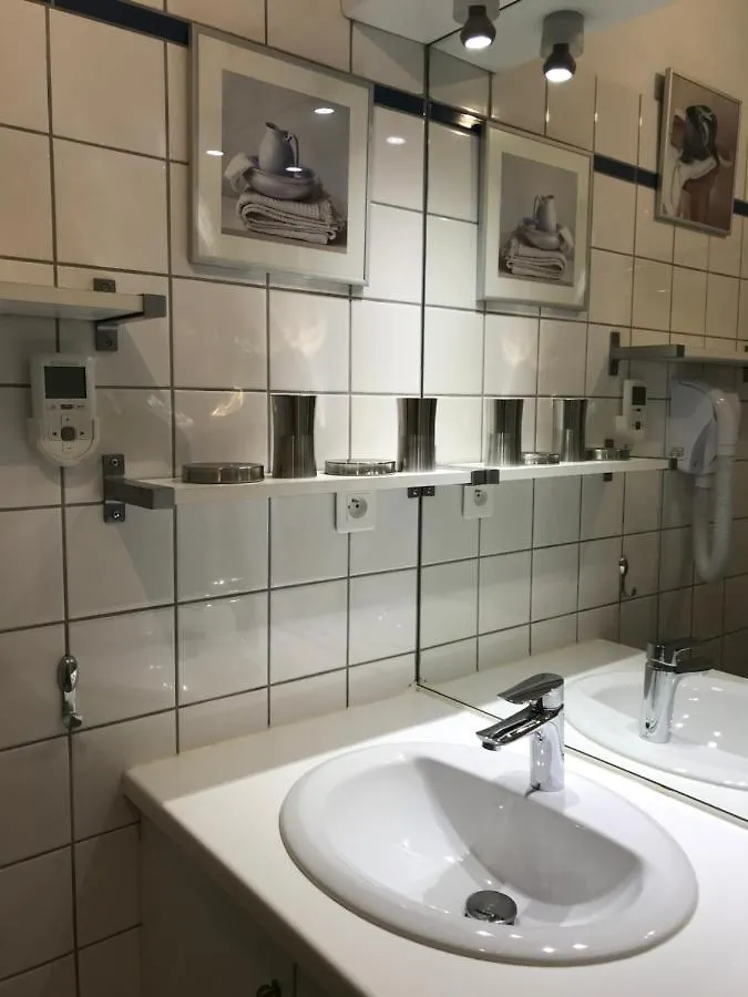 T2 +Alcove, Recent 4/5 Pers. Parking. Balcon. Wifi Apartment Cauterets